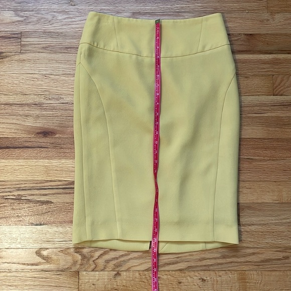 The Limited Mustard Yellow Pencil Skirt Size 2 - Picture 6 of 6